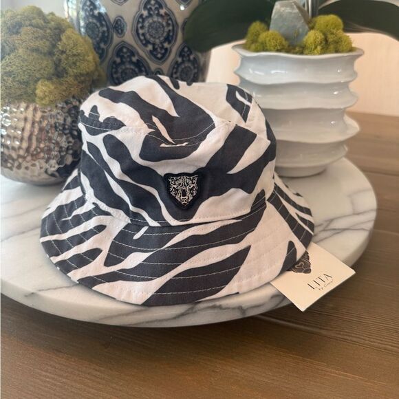 NWT Lita By Ciara Luxe Bucket Hat In Black/ White Zebra